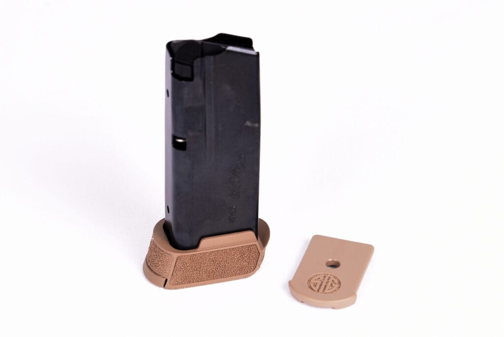 Sig Sauer P365 9mm coyote brown accessory-magazines